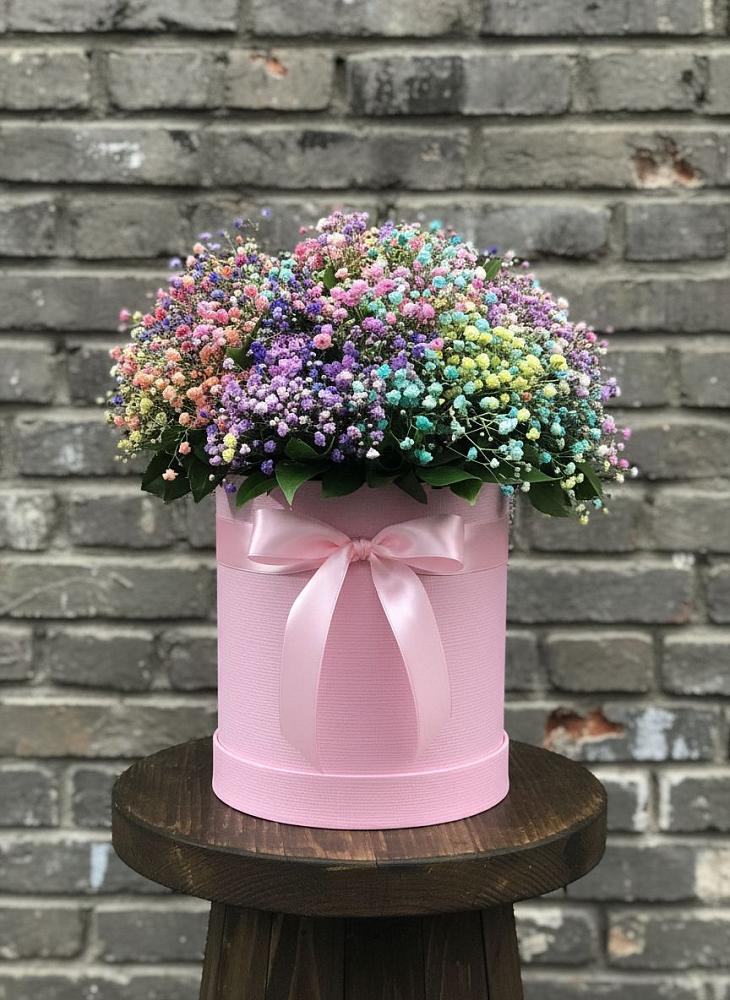 Цветочная композиция из Гипсофила и Розы в шляпной коробке в Галашках