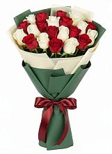 Букет Микс из красных и белых роз в Галашках