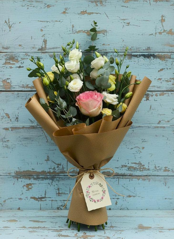 Букет цветов из: Розы и Лизиантусы в Галашках