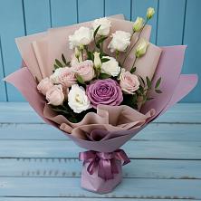 Букет цветов из:  Розы и Лизиантусы в Галашках