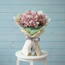 Букет цветов из:  Орхидеи и Розы в Галашках