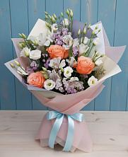 Букет цветов из:  Лизиантусы, Розы, Альстромерии и Гипсофила в Галашках