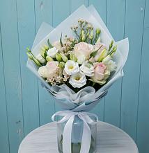 Букет цветов из:  Розы и Лизиантусы в Галашках