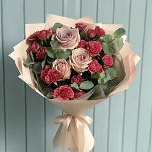 Букет цветов из:  Гвоздики и Розы в Галашках