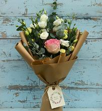 Букет цветов из:  Розы и Лизиантусы в Галашках
