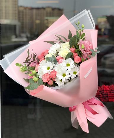Букет цветов из: Розы, Лизиантусы и Хризантемы в Галашках